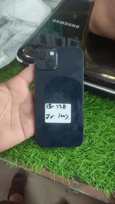 Iphone  13 / 128GB | 10/10 Condition |  Cover |
