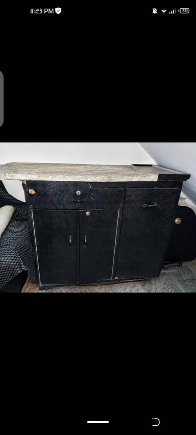 Iron stand in good condition