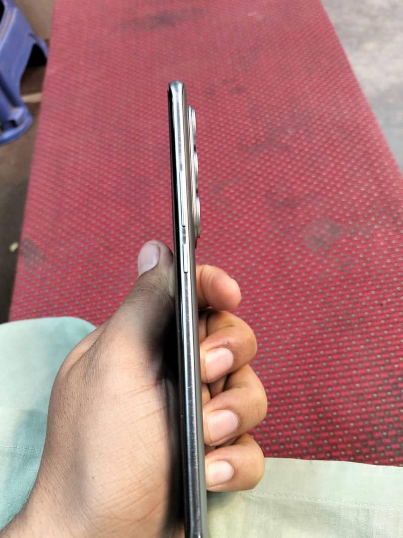 Tecno spark 40 pro plus 4