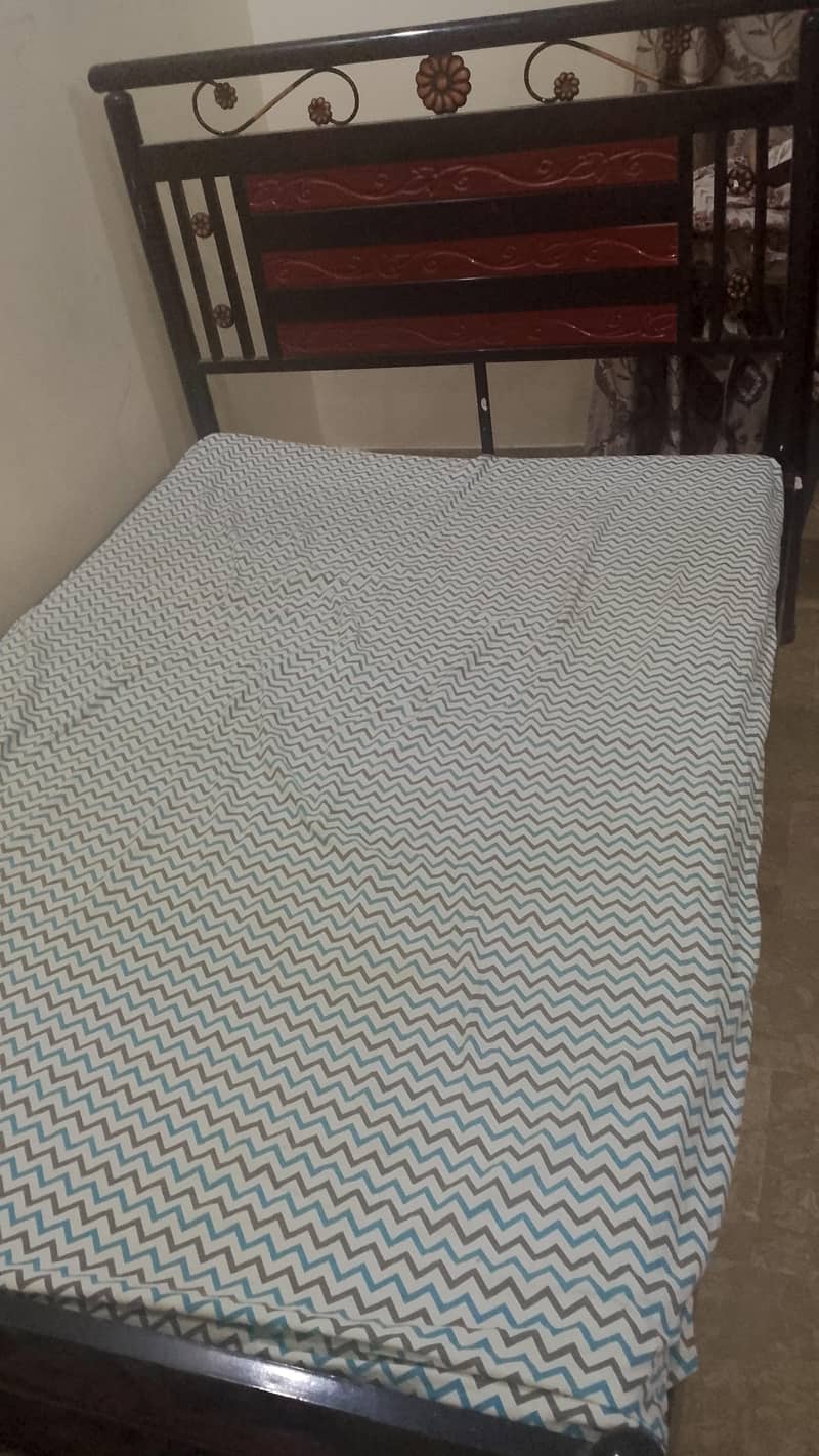 single bed with mattress 0