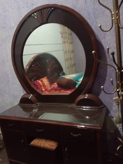dressing table
