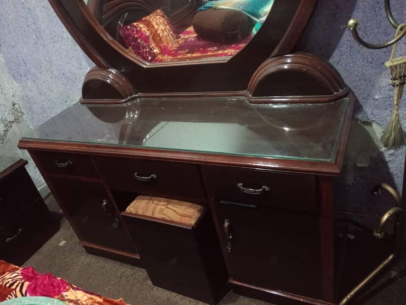 dressing table 1