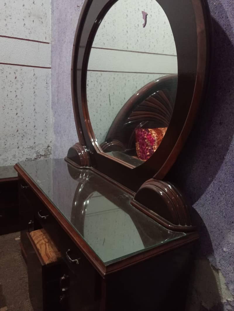 dressing table 4