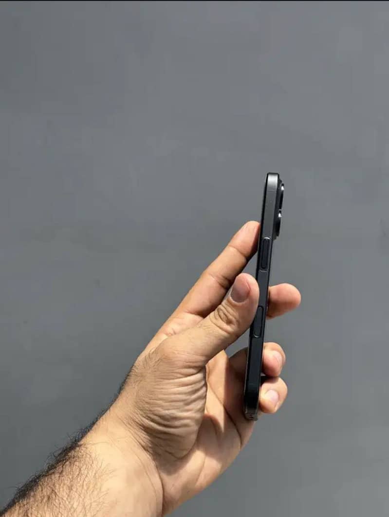 iPhone 16 5