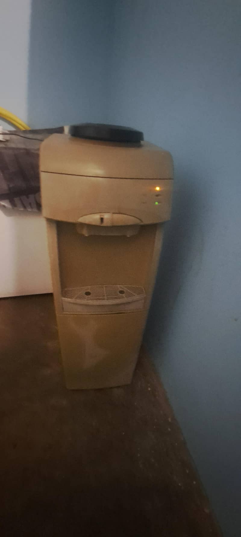 water dislensor 0