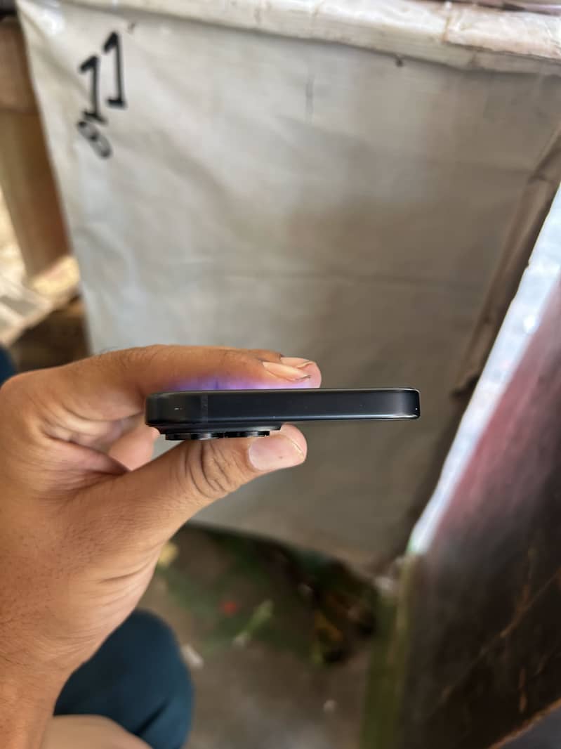 iPhone 15 3