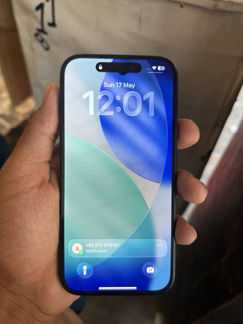 iPhone 15 4
