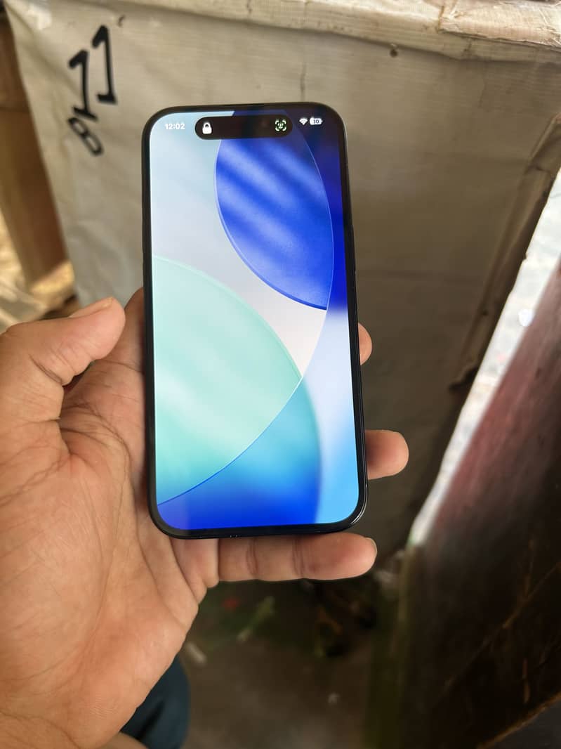 iPhone 15 6
