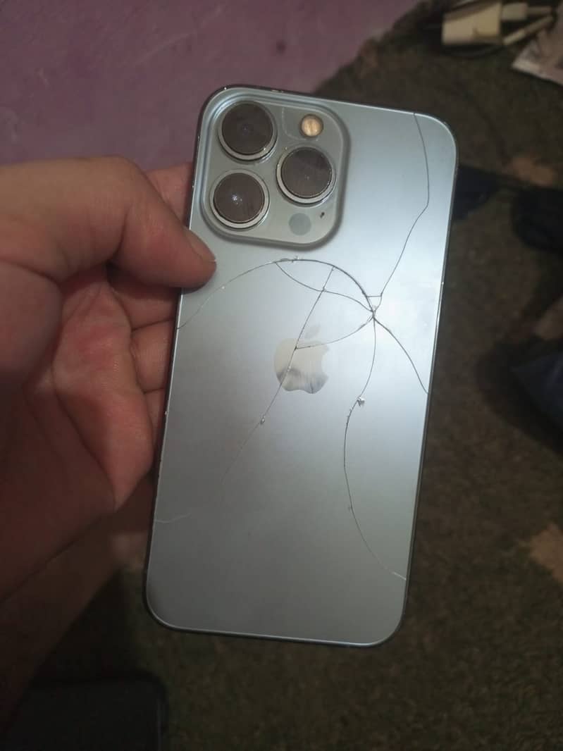 Apple iPhone 13 Pro 2