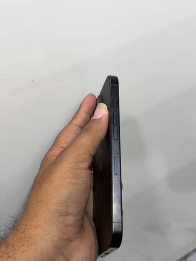 i phone 16 pro