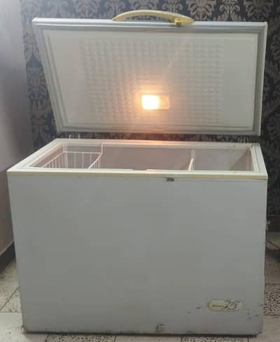 Dawlance Deep Freezer available for urgent sale