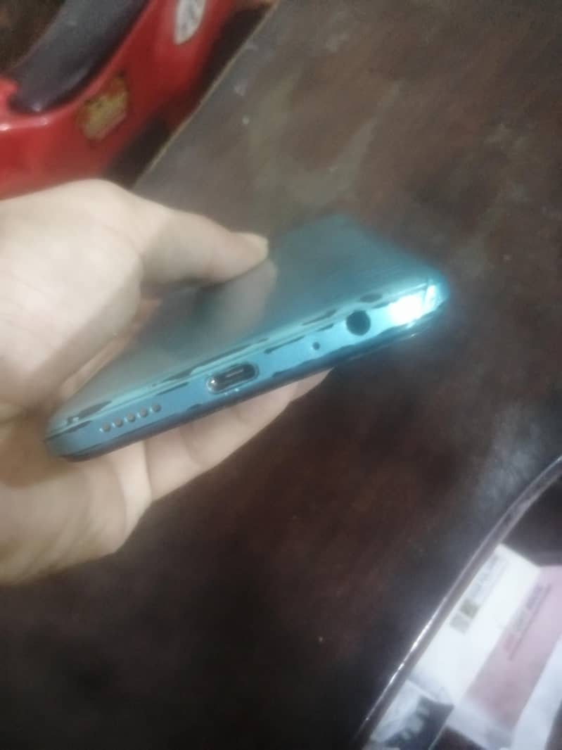 Techno spark 8c 2