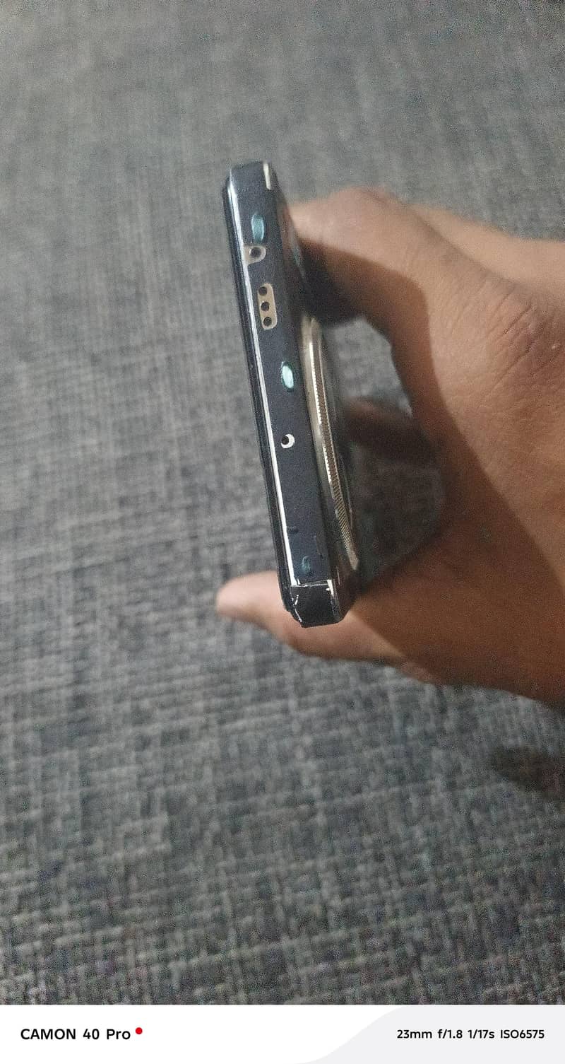 camon 30 1