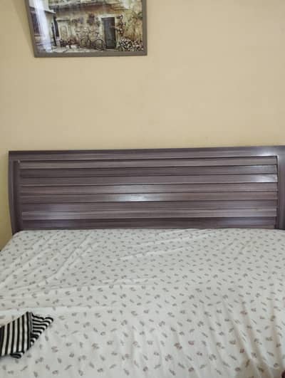 Urgent Bed set for sale  0/3/4/2/1/0/8/8/7/2/5