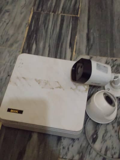 2cameras with DVR 4 Channel