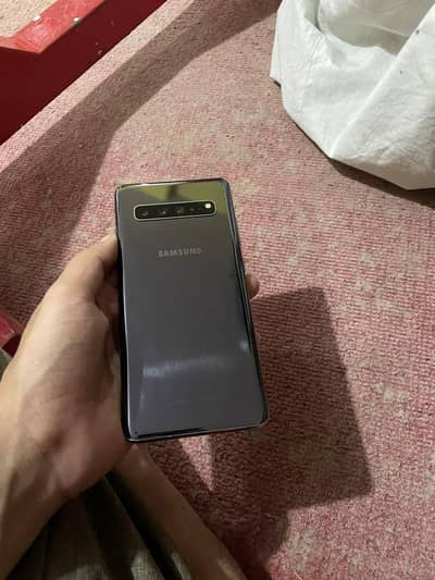 s10 plus