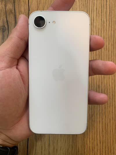 iPhone 16e jv 128 gb 95% health