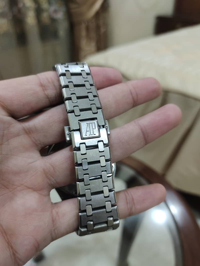 watch 1