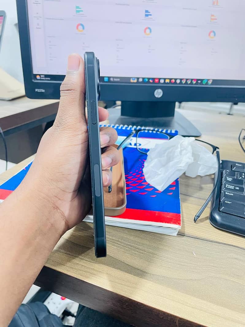 Apple iPhone 15 plus 3