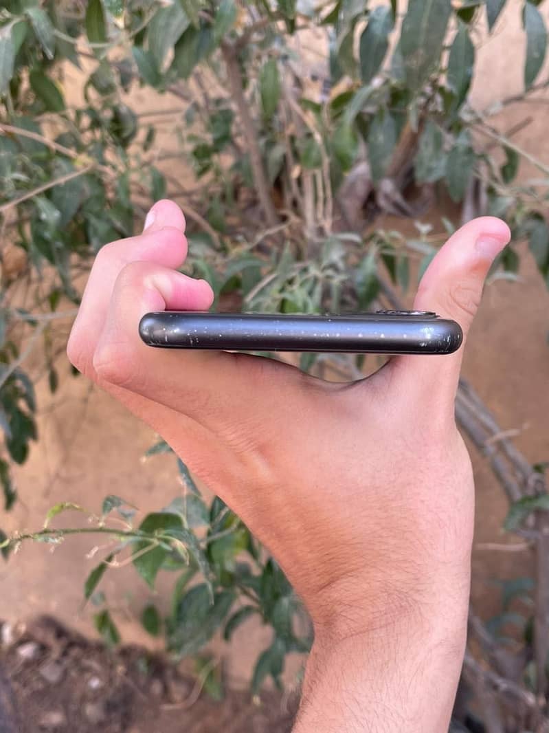 iPhone 11 7