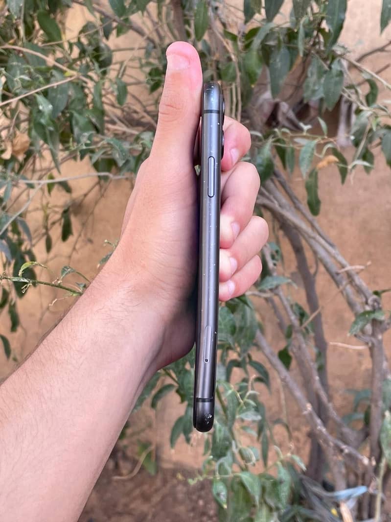 iPhone 11 8