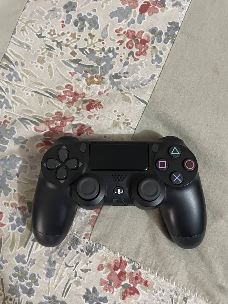 Dual shock 4 controller 1
