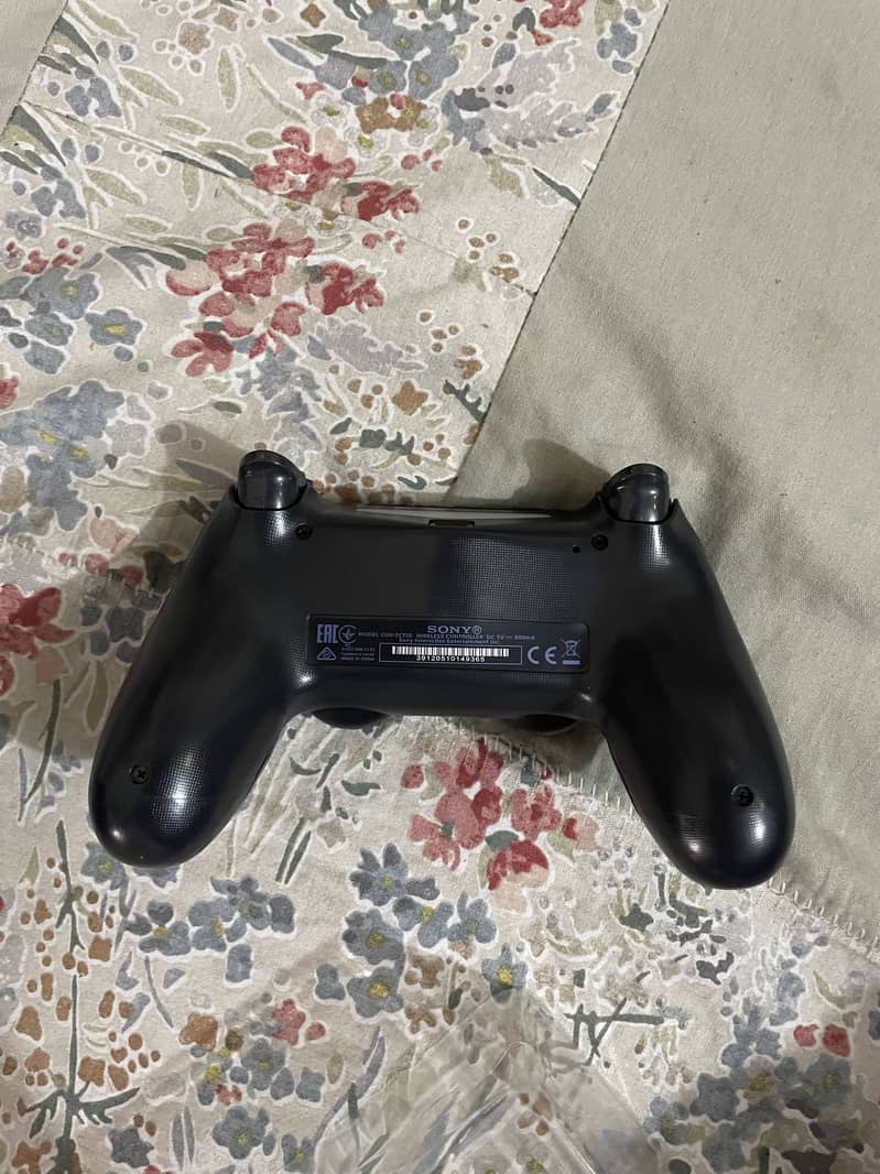 Dual shock 4 controller 2