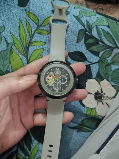 gucci pantacon watch