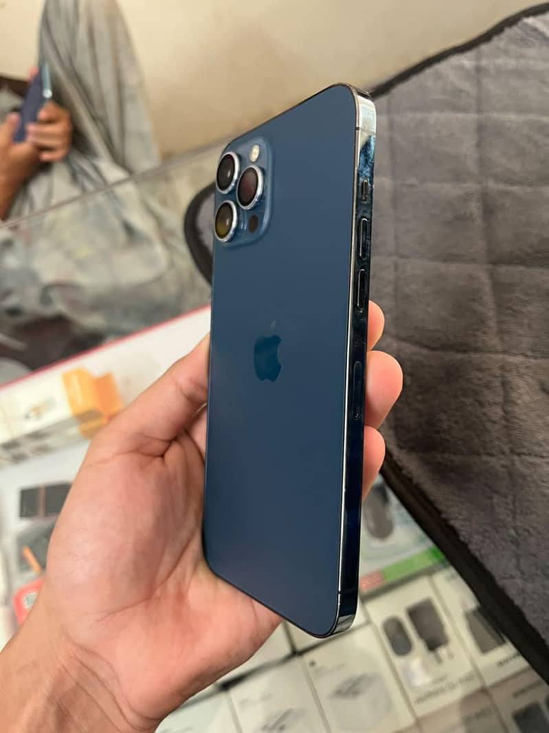 iPhone 12 pro max 3