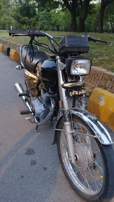 Honda 125 Golden Edition 2024