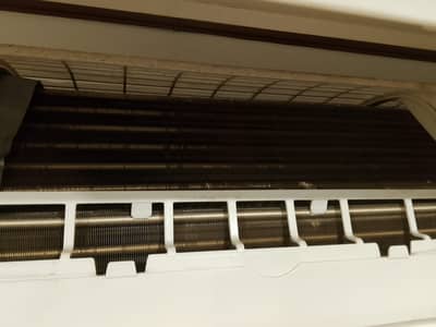daikin 1.6ton inverter heat and cool brandnew running