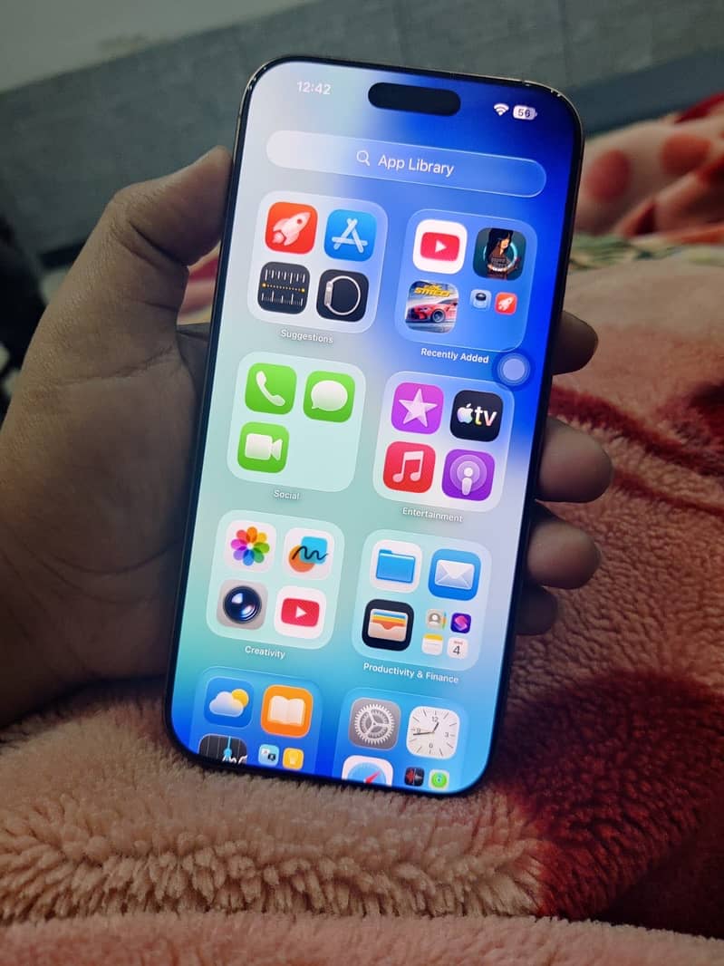 Iphone 16 pro max 3