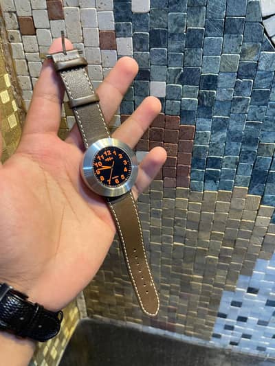  percent original WNM swiss MADE WATCH WITH ELEGANT DESIGN only 4000