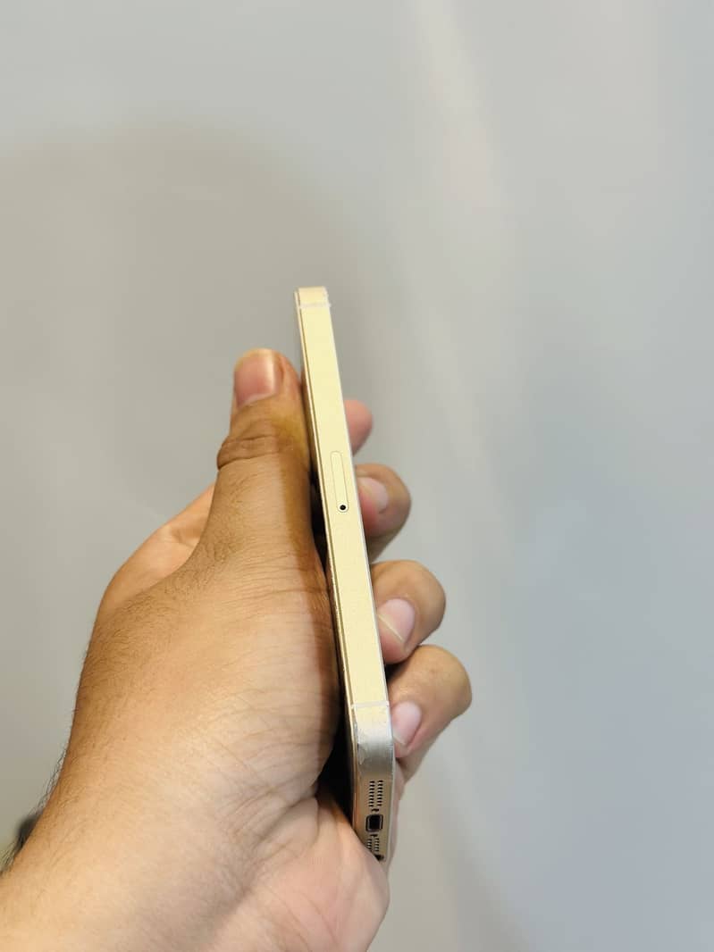 iPhone 5 se 4