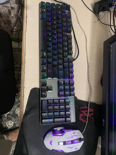 best gaming keyborad and mouse 10/10 condition