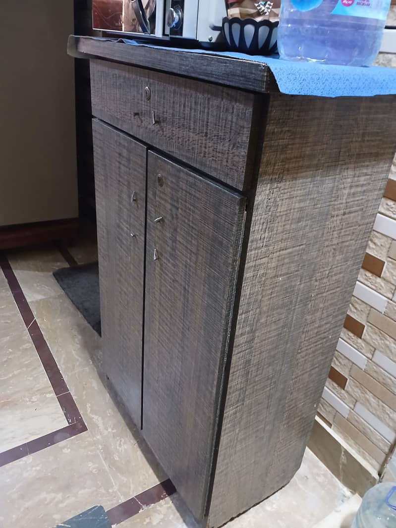cabinet 0