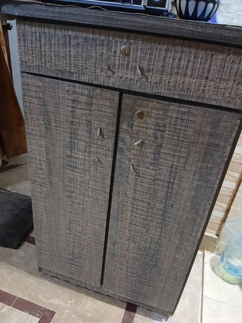 cabinet 1
