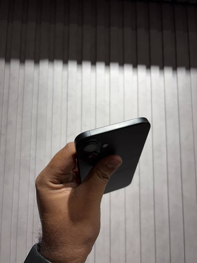 Iphone 16 plus 4