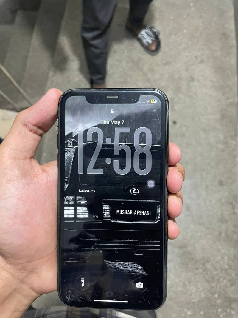 IPHONE 11 0
