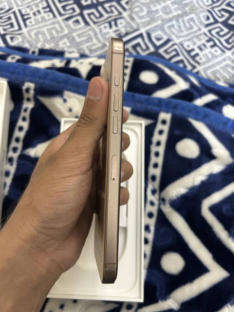 Iphone 16 Pro Max 4
