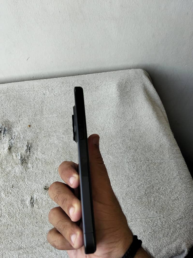iPhone 15 Pro max 5