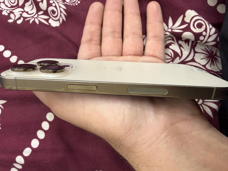 iPhone 14 pro 1