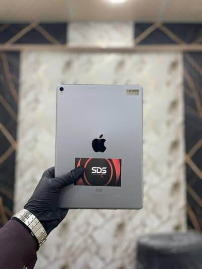 Apple iPad Pro 2016 | 9.7" inch | 32gb memory