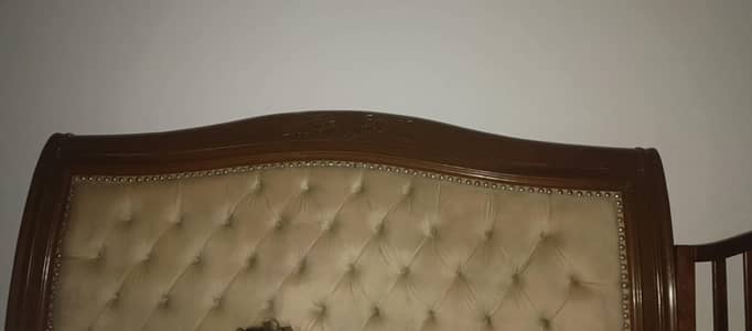 wooden bed/king size bed