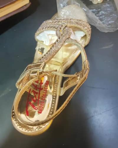 new heel available golden colour