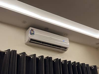 Orient 1.5 Ton Inverter Ultron eComfort Goldfin