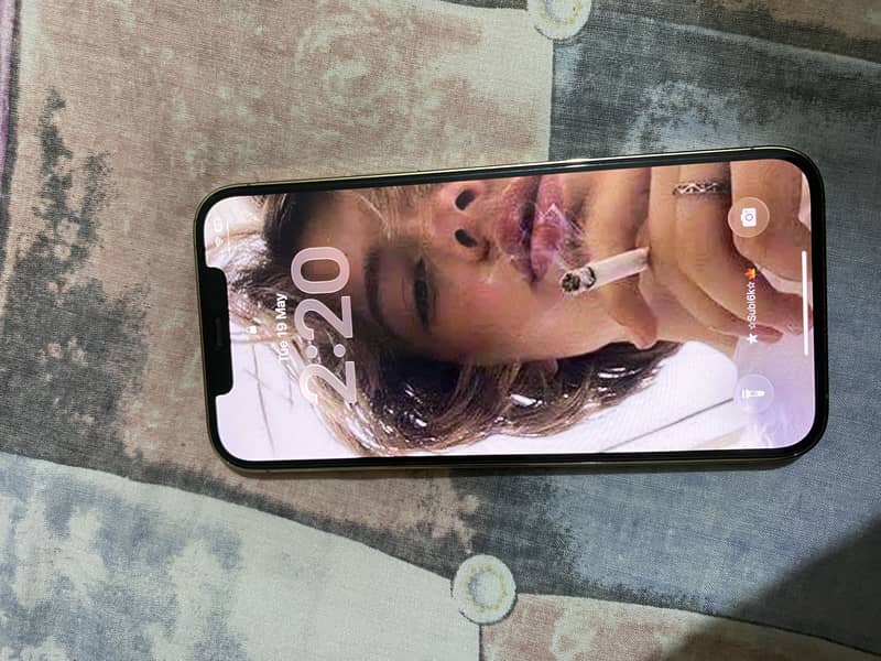 Iphone 12 pro max 1