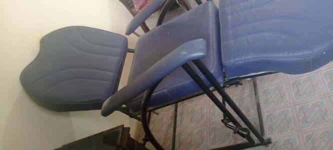 buetipoular chair