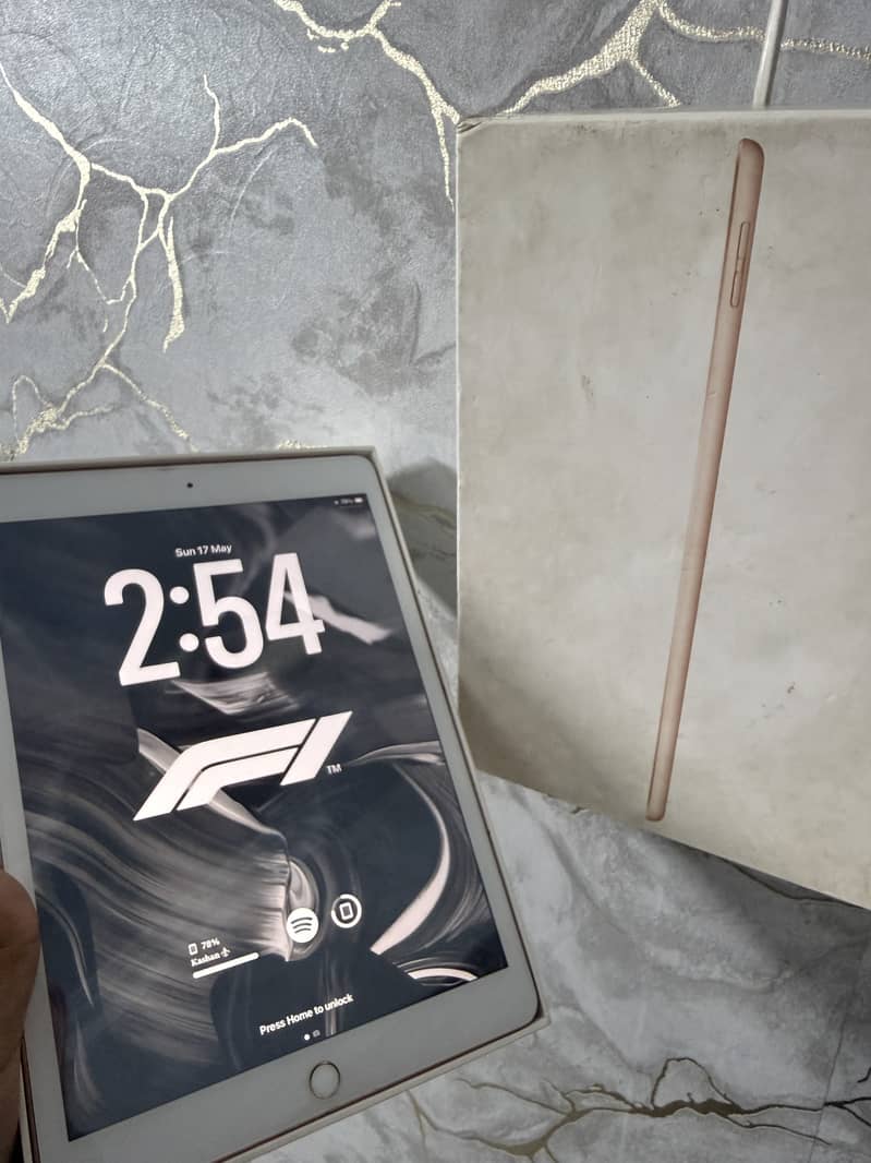 iPad 8 Generation With Box 0