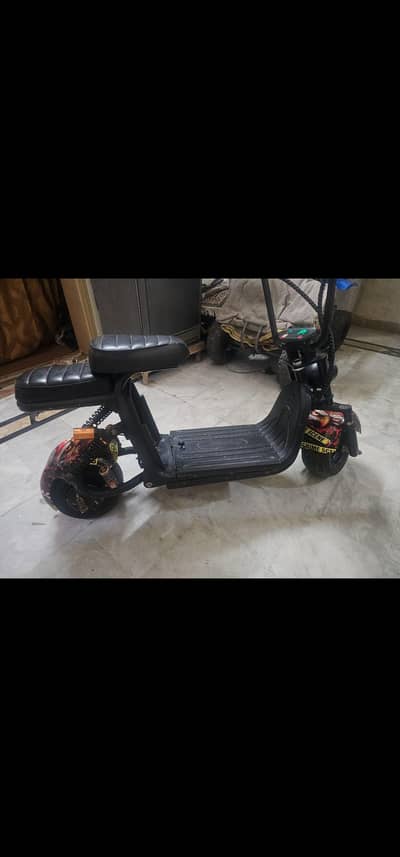 coco electric scooty Dubai import all okay Lithium battery